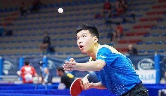 前锋关键进球锁定胜局